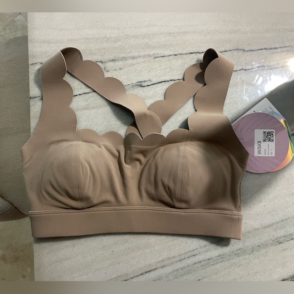 ALMOND BUTTER sports bra